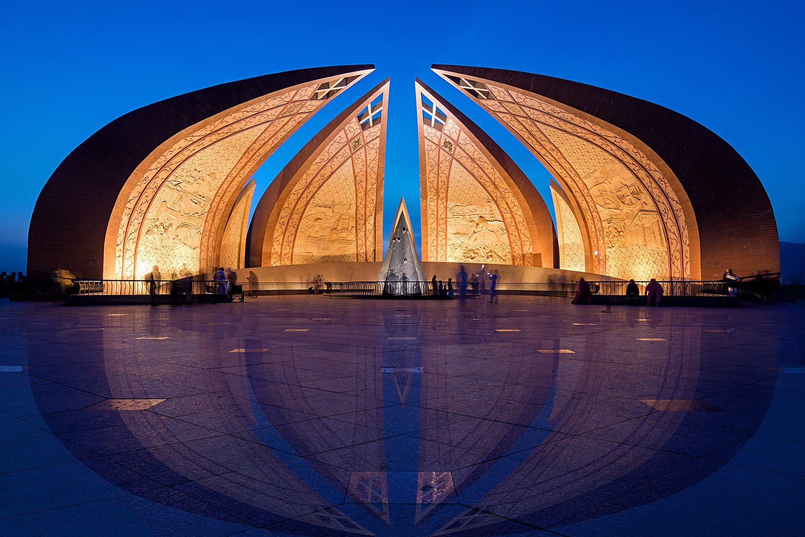 1620px-Blue_Hour_at_Pakistan_Monument https://zalaan.com/wp-content/uploads/2025/09/1620px-Blue_Hour_at_Pakistan_Monument.jpg